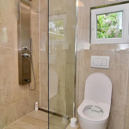 And Anika Alojamento de Acomodação e Pequeno-almoço Zadar