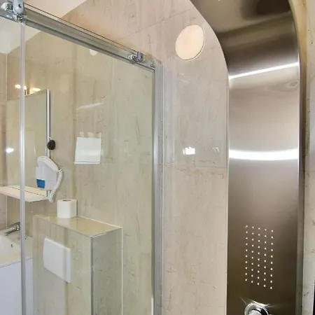 And Anika Alojamento de Acomodação e Pequeno-almoço 3*