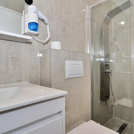 Alojamento de Acomodação e Pequeno-almoço And Anika Zadar