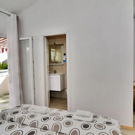 And Anika Bed & Breakfast