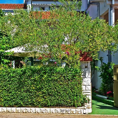 Apartments&rooms Anika 3*