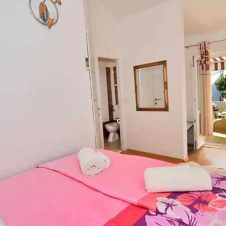 And Anika Bed & Breakfast