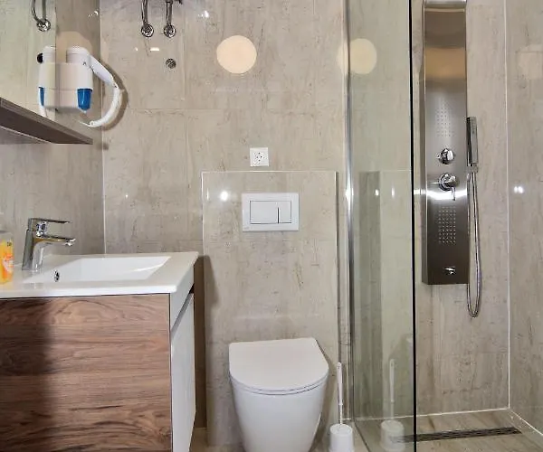 ベッド・アンド・ブレックファスト And Anika 3*